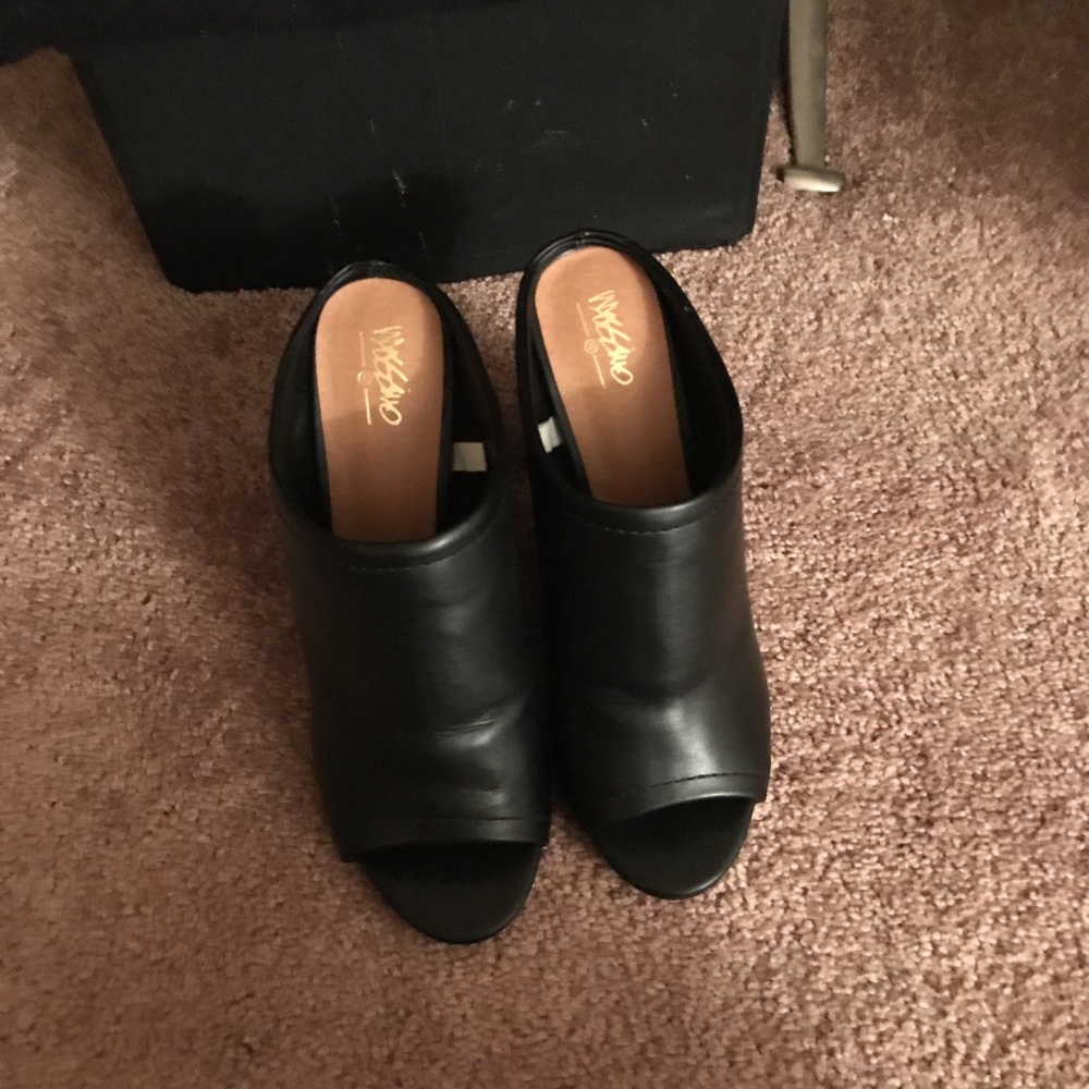 Black Mules